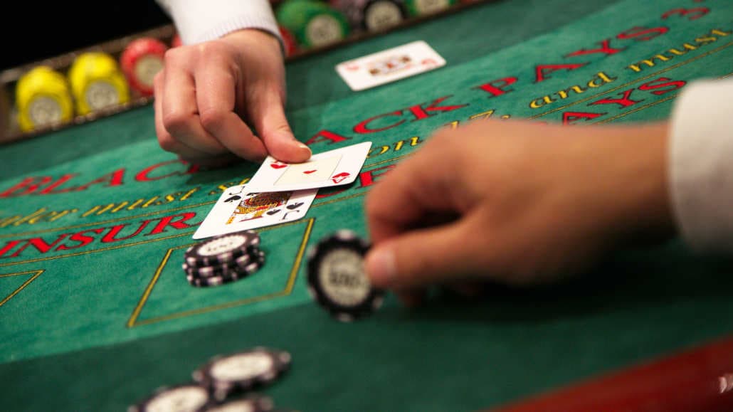 Master Blackjack Hand Signals: A Guide for Casino Play