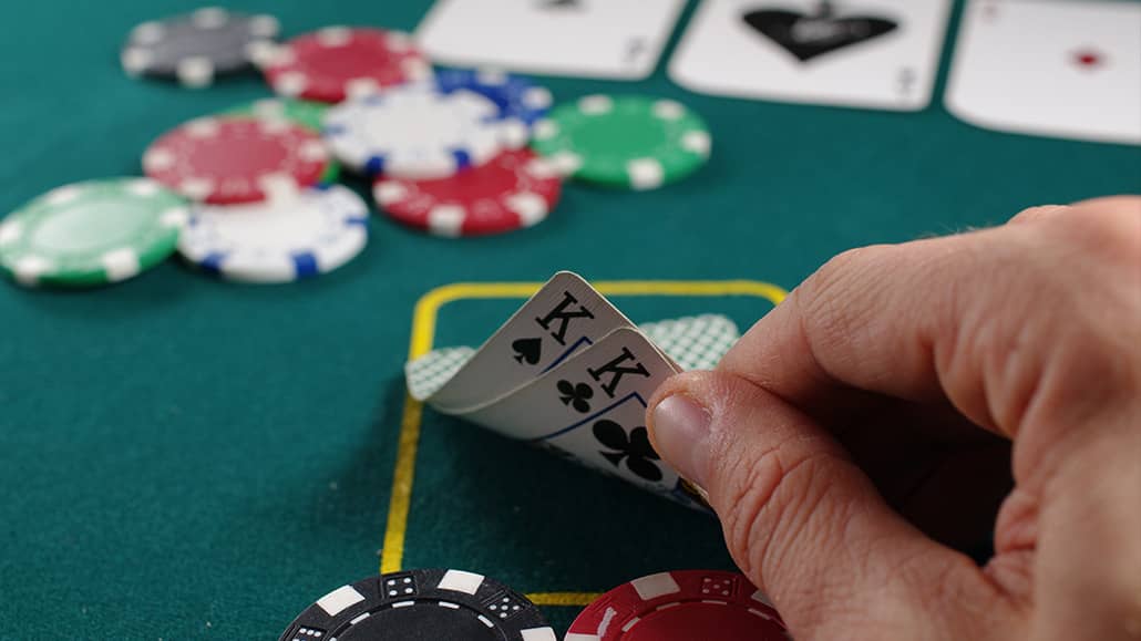 Poker vs Texas Holdem: A Guide to Different Game Formats