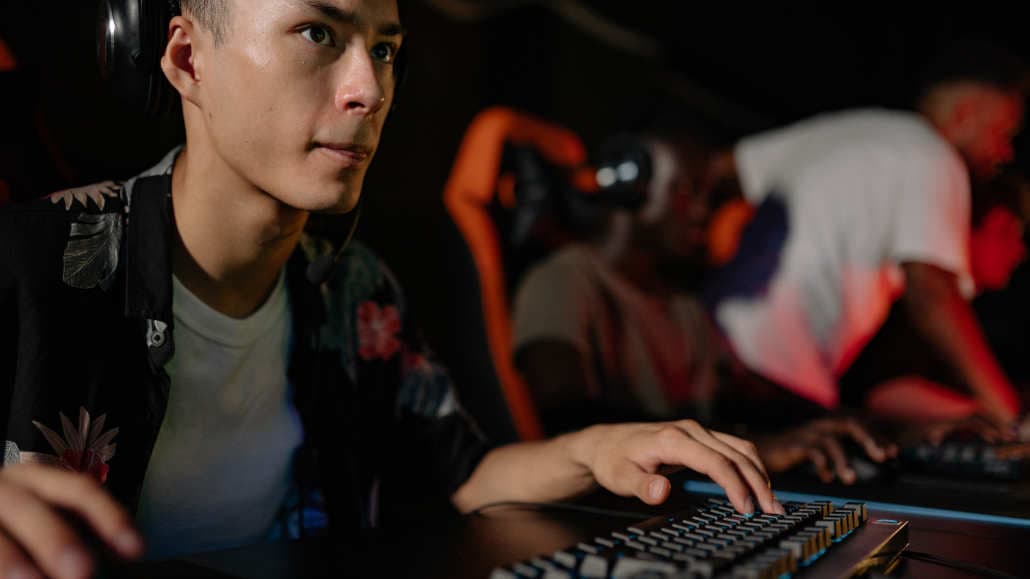 Gold Coins vs Sweeps Coins: Key Differences Explained