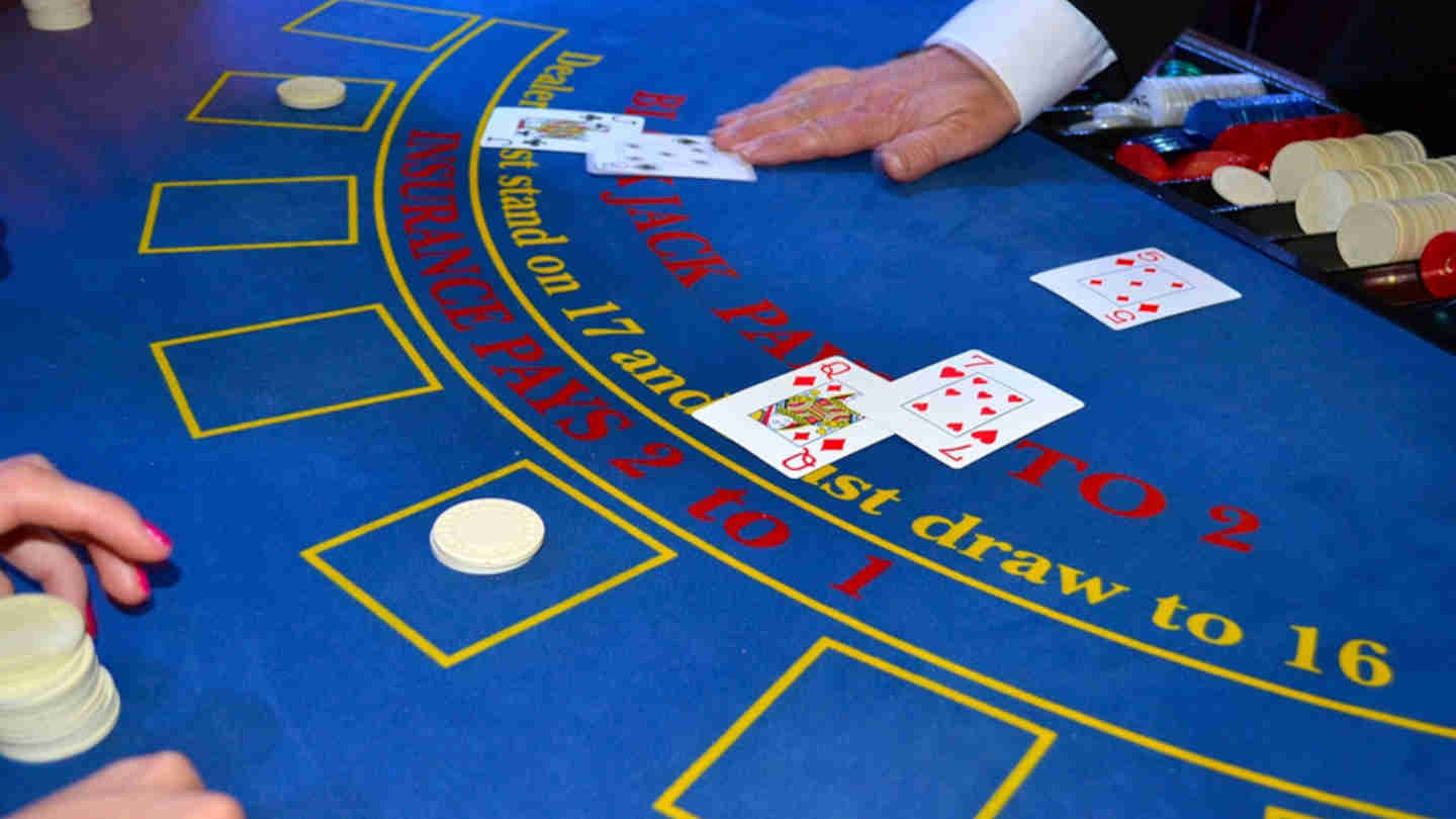 Play Online Blackjack: 7 Big Reasons to Start Today