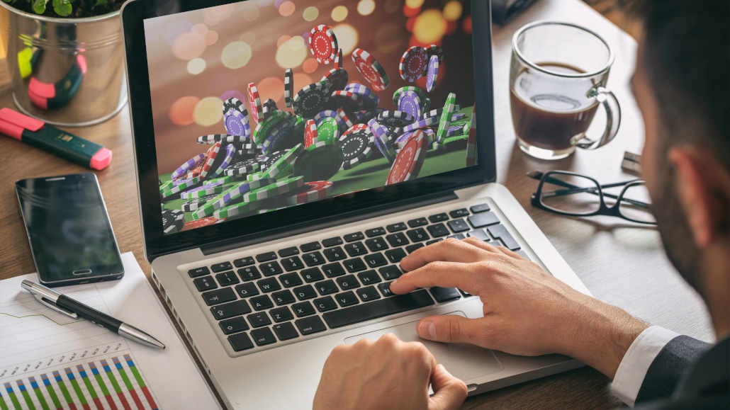How to Win at Online Casinos: 8 Expert-Backed Tips