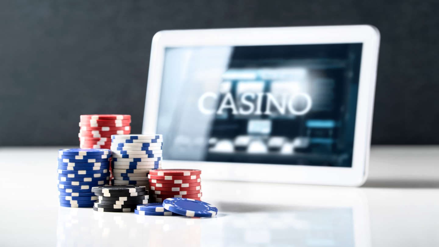 Why Online Gambling is So Popular: Top Reasons Explained